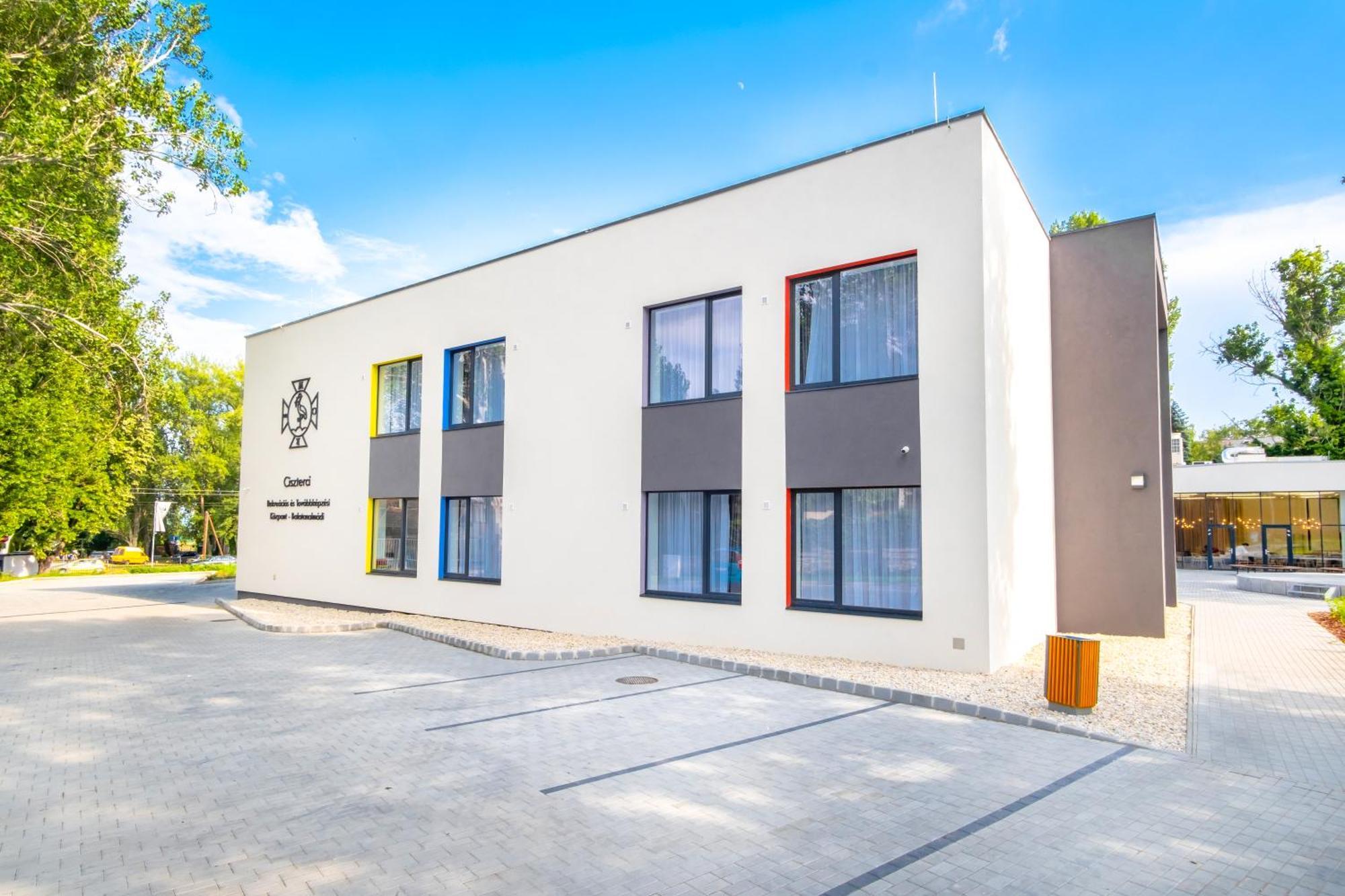 Ciszterci Rendezvenykoezpont Bed & Breakfast Balatonalmadi Exterior photo