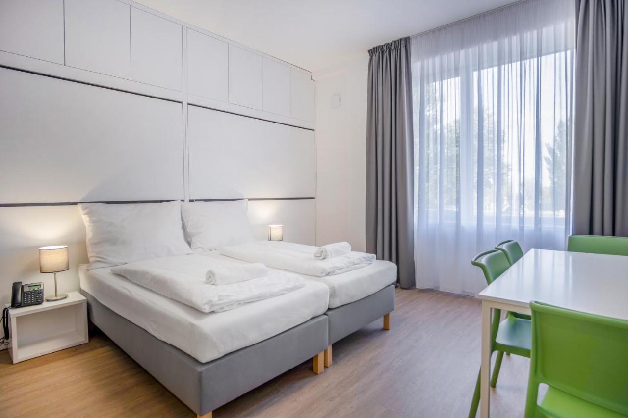 Ciszterci Rendezvenykoezpont Bed & Breakfast Balatonalmadi Exterior photo